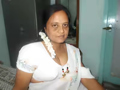 Desi Milf Aunty Saree Strip