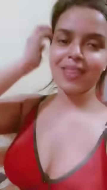 Chubby Desi Busty Teasing Show 🔥
