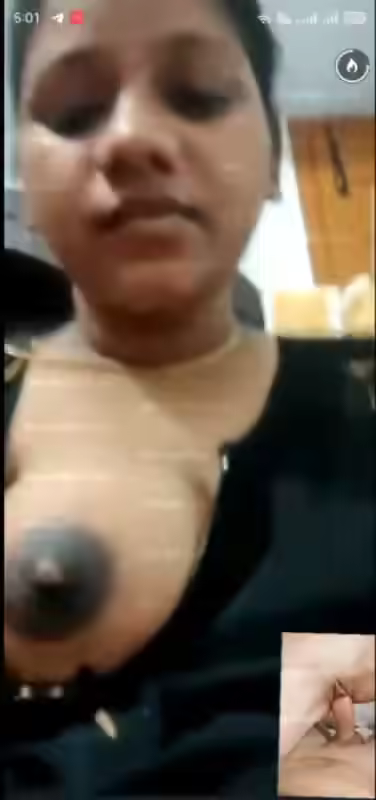 Tamil Young Pregnant Wife Boobs Showing