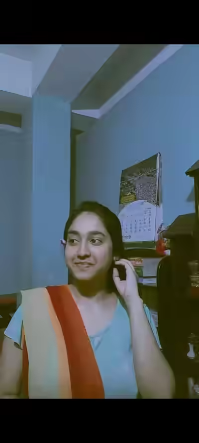 Bangladeshi Chubby Girl in Saree Playing with Boobs