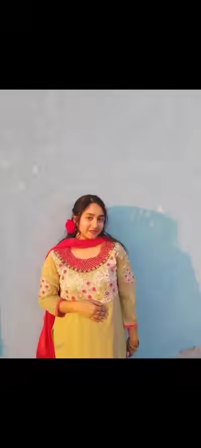 Bangladeshi Chubby Girl in Saree Playing with Boobs