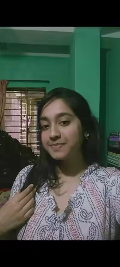 Bangladeshi Chubby Girl in Saree Playing with Boobs