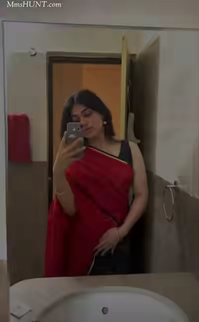 Cute Desi Indian Girlfriend Nude