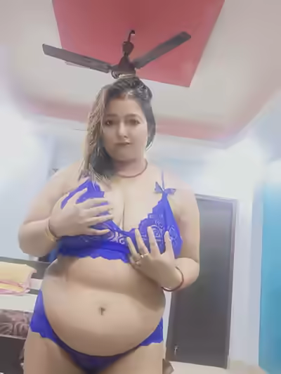 Chubby Housewife Squirting Her Pussy