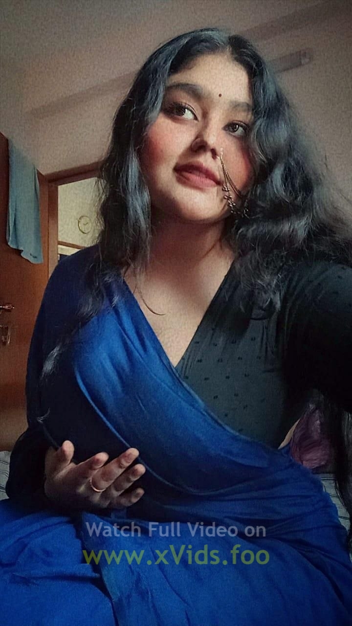 Bangladeshi Ho Sexy Big Boobs Tiktoker Showing Boobs and  Pressing Her Boobs