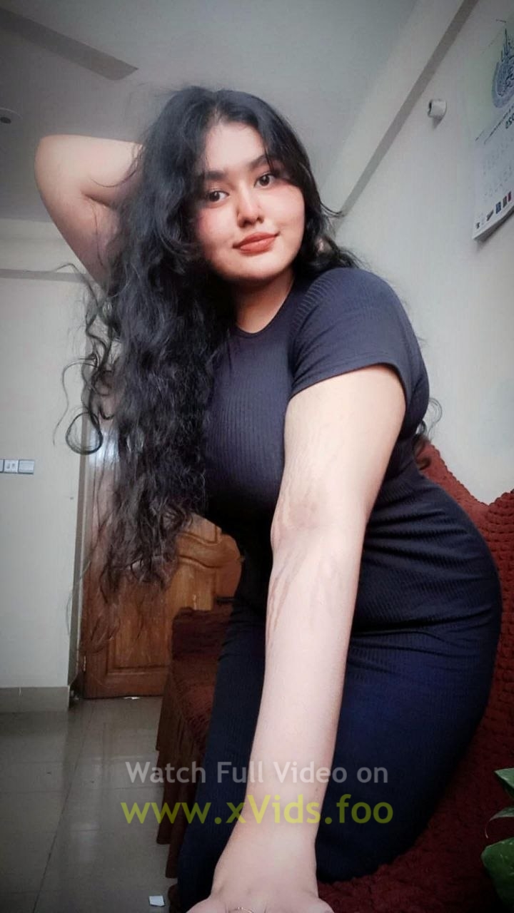 Bangladeshi Ho Sexy Big Boobs Tiktoker Showing Boobs and  Pressing Her Boobs