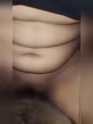 Desi Girl Shows Off Her Boobs