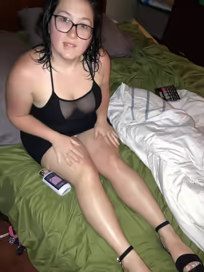 FullyExposed: Wife or Girlfriend's魅力展现