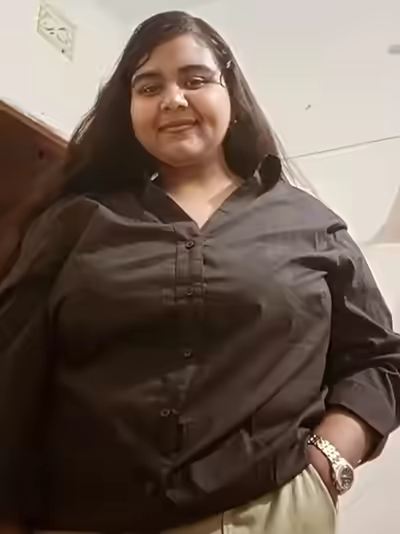 Chubby Bangladeshi Girl's Boobs and Saree Pictures