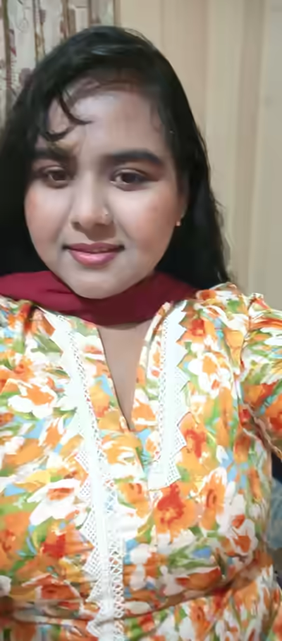 Chubby Bangladeshi Girl's Boobs and Saree Pictures