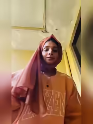 Chubby Muslim Girl Romance Under Red Bra