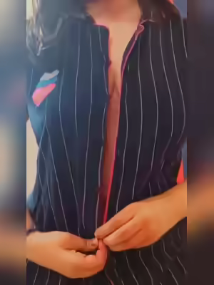 Horny Girlfriend Gets Nude