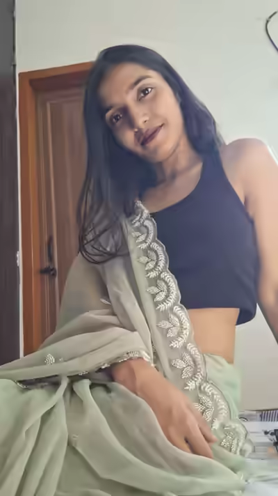 Boyfriend Exposes Teen Girl's Nude