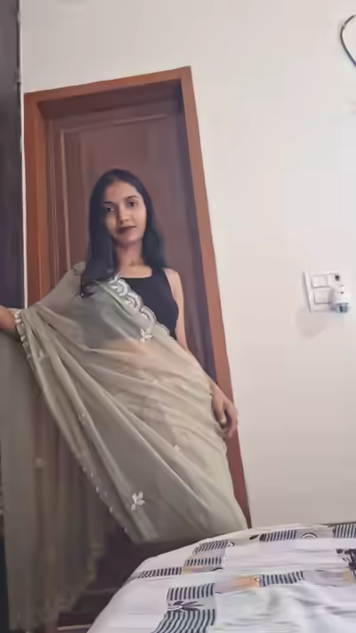 Boyfriend Exposes Teen Girl's Nude