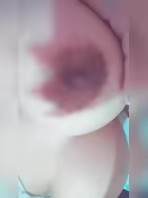 Gostoso Peito Para Mamar