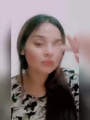Desi Cute Girl Shows Off Her Boobs