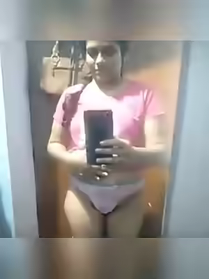 Desi famous randi roopali saxena