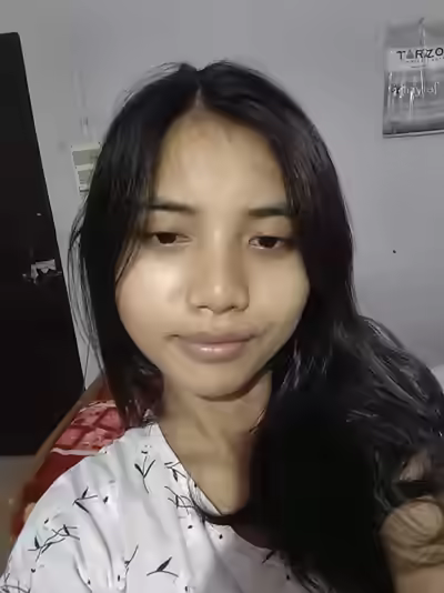 Northeast Girl Shows Pussy