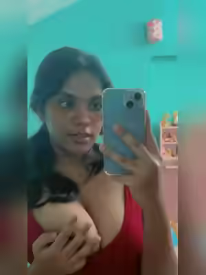 Chubby Girl With Spicy Big Boobs Flashing