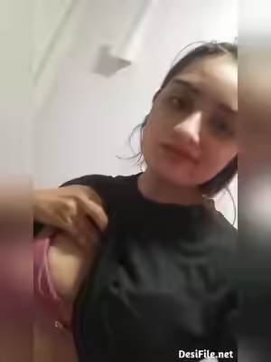 Pakistani Girl Shows Big Boobs