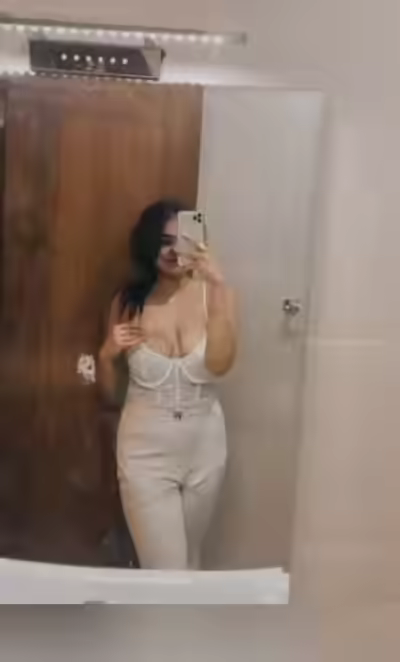 Bangladeshi Girls Flash Boobs and Fuck Boyfriend