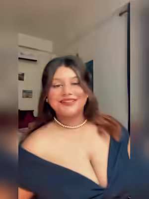 Chubby Mallu girlfriend with big bosoms