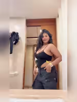Indian Girl Fucks Boyfriend in OYO Hotel Room