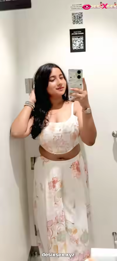 Big Boobs Indian Girlfriend Rubbing Her Pussy