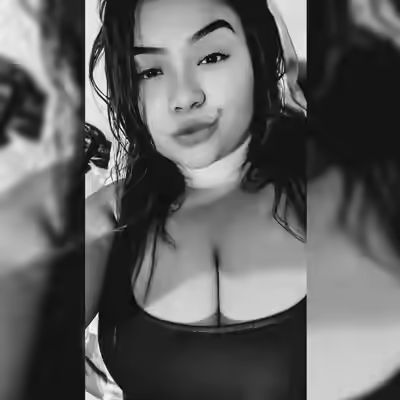 Emily Freitas, Big Tits