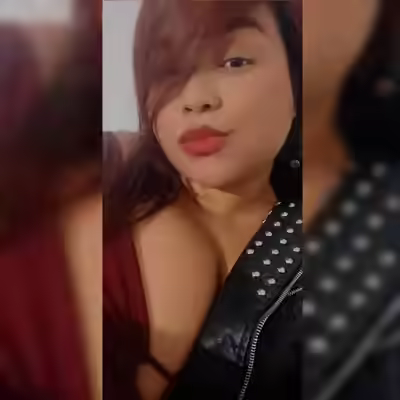 Emily Freitas, Big Tits