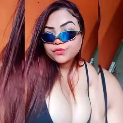 Emily Freitas, Big Tits