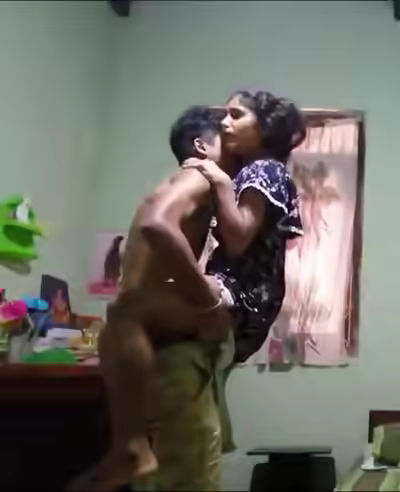 Sri Lanka House Owner Fucks His Maid