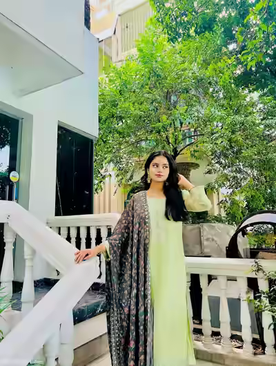Viqarunnisa Gives Boyfriend Blowjob