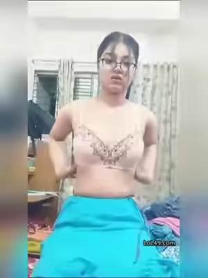 Cubby Girl Boobs Show