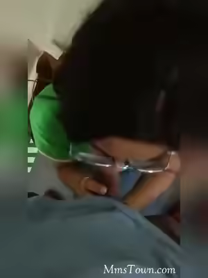 Indian Hot Girl Shows Boobs