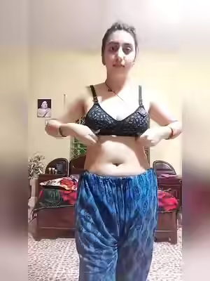 Pakistani Boobs Flashing