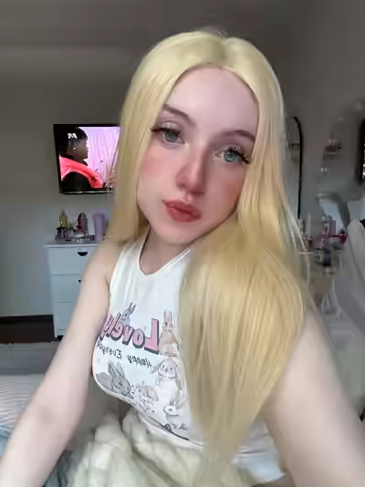 Sexy Figure of Best Friend Molly