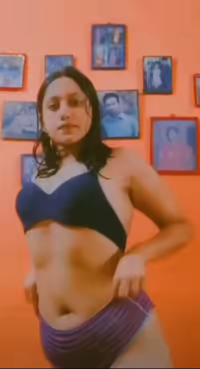 Chubby Girl Flashing Boobs and Pussy