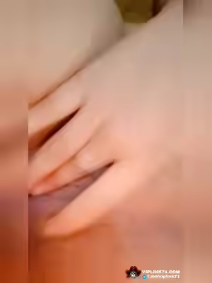 Chubby Girl Flashing Boobs and Pussy