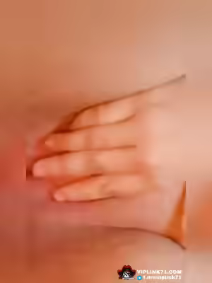Chubby Girl Flashing Boobs and Pussy