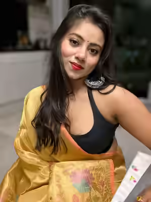 Bangladeshi Hot Girl Shows Big Boobs