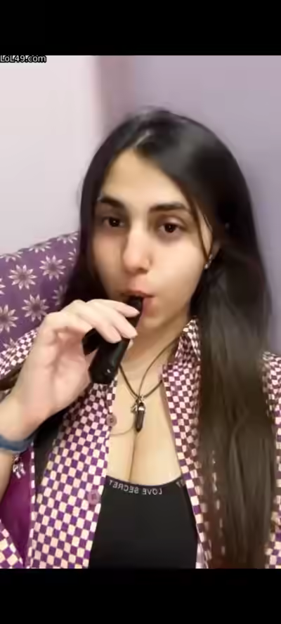 Indian Desi Girl Shows Big Boobs and Fuck
