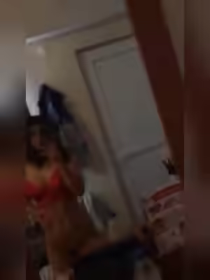 Bangladeshi Girl Flashes Big Boobs