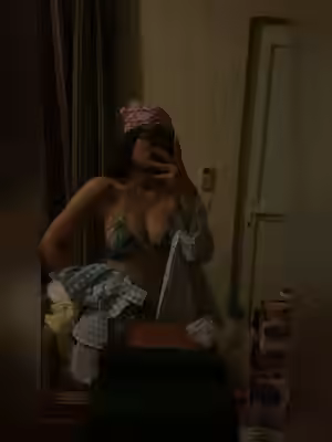 Bangladeshi Girl Flashes Big Boobs