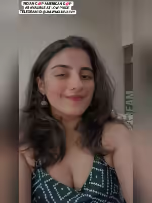 Indian Girl Flashes Boobs and Pussy