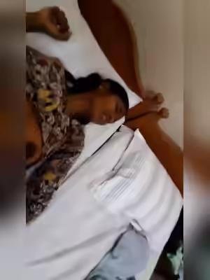 Bangladeshi Young Girl Flashes Boobs, Dates Her Boyfriend