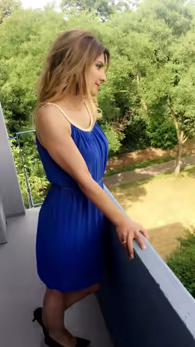 French MILF Cheats in Germany
