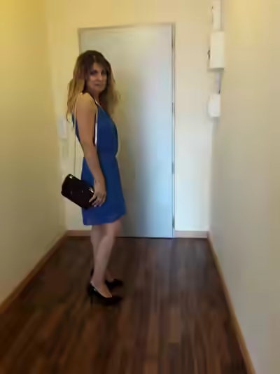 French MILF Cheats in Germany