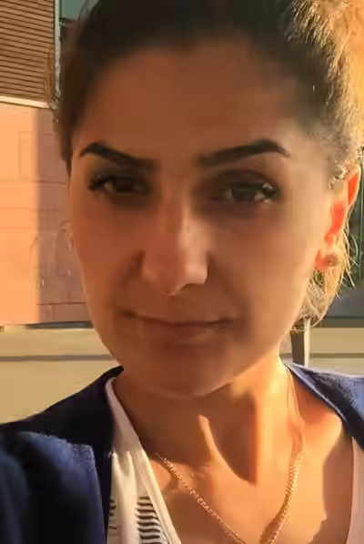 French MILF Cheats in Germany