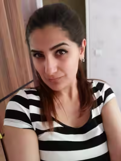 French MILF Cheats in Germany